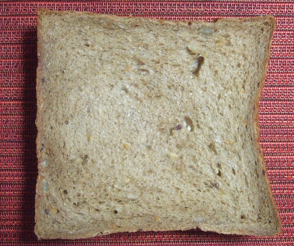 ボーノ３・七穀食パン.jpg