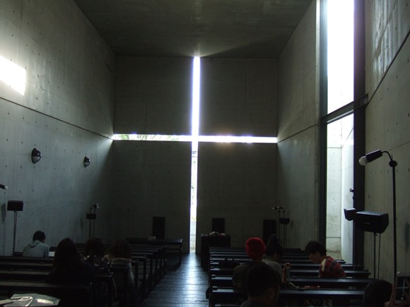 光の教会１９・礼拝堂.jpg