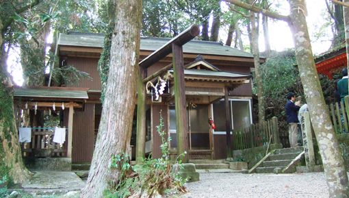 熊野古道４０・社務所と手水舎.jpg